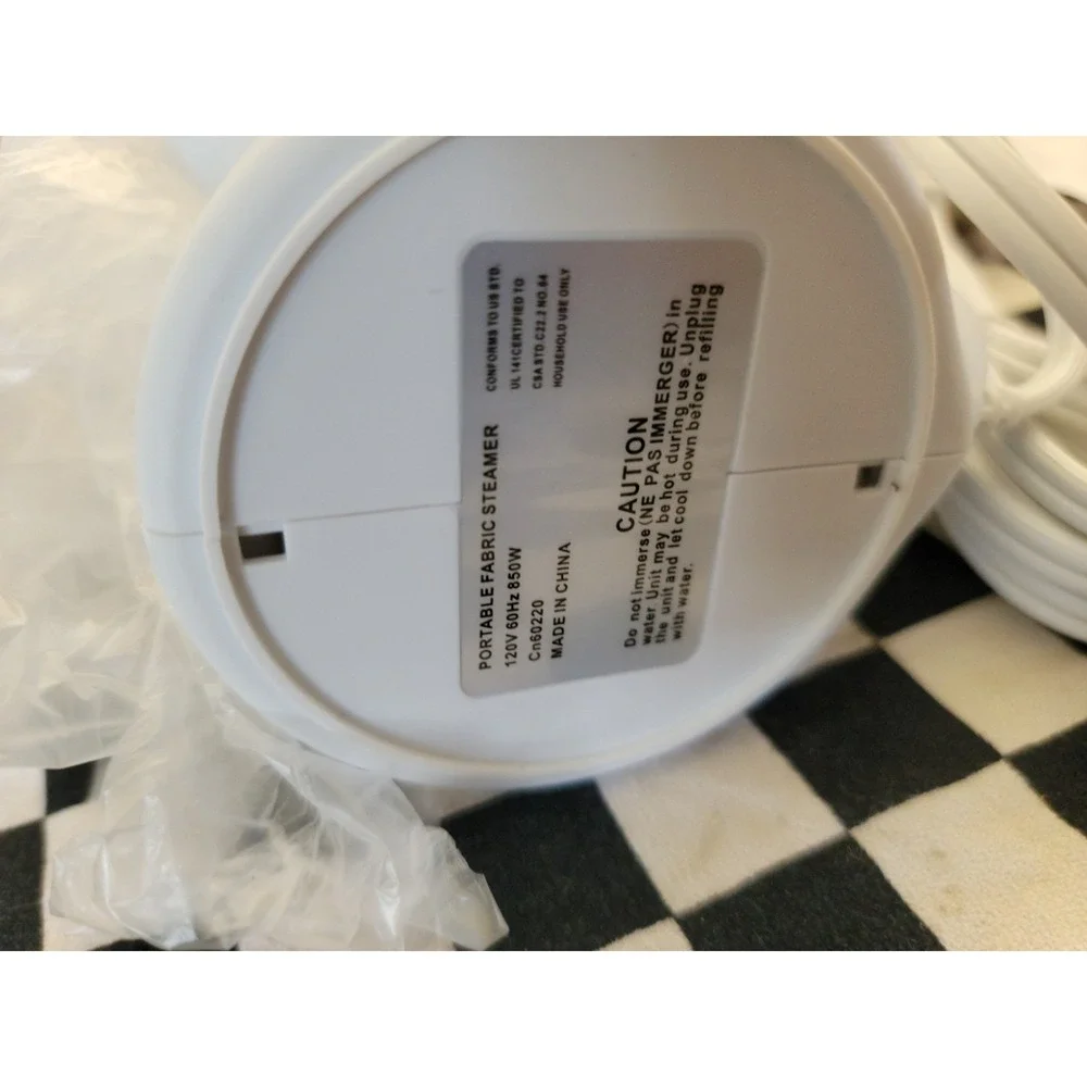 PORTABLE GARMENT STEAMER –‎ COMPACT TRAVEL HANDHELD – NEW